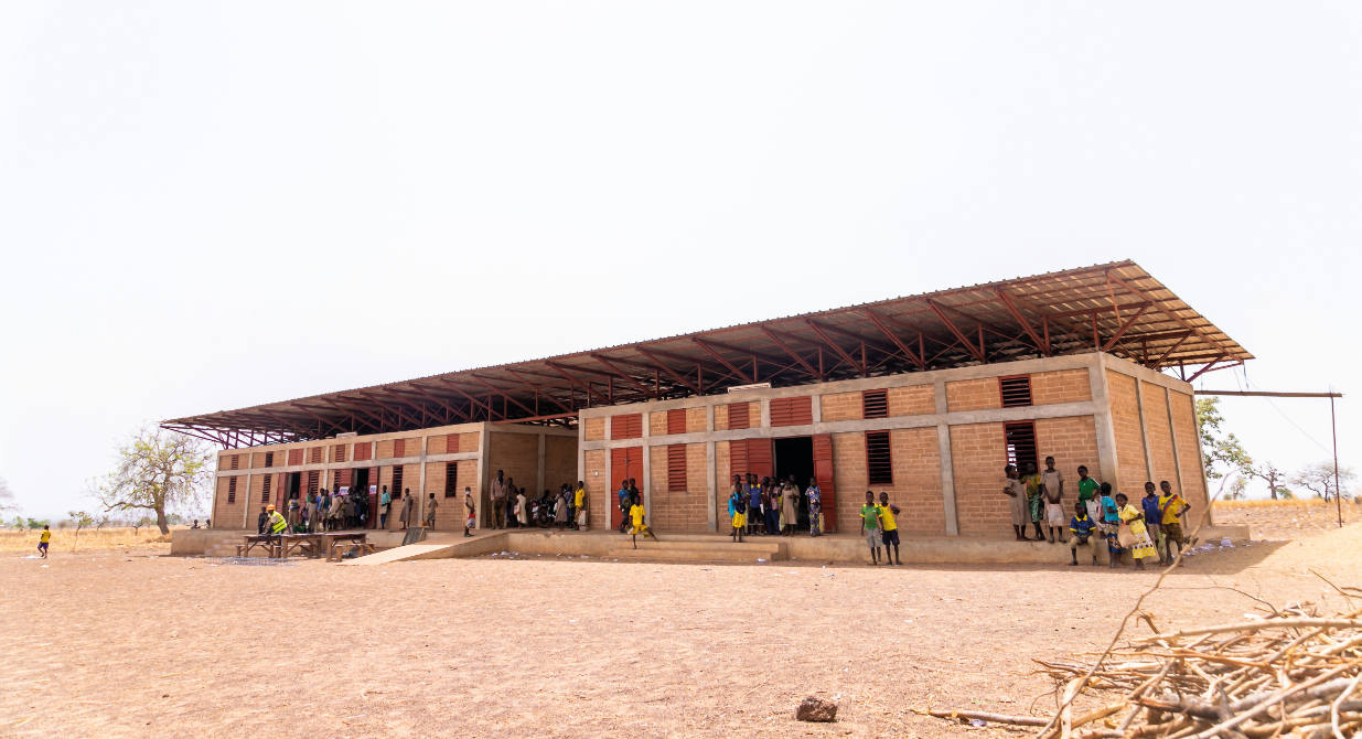 Neues Schulgebäude in Kpayendiga